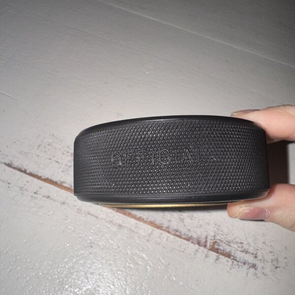 Vintage CHL Hockey Puck  Bossier Shreveport Mudbugs Riverkings Brahmas Official - Picture 4 of 14